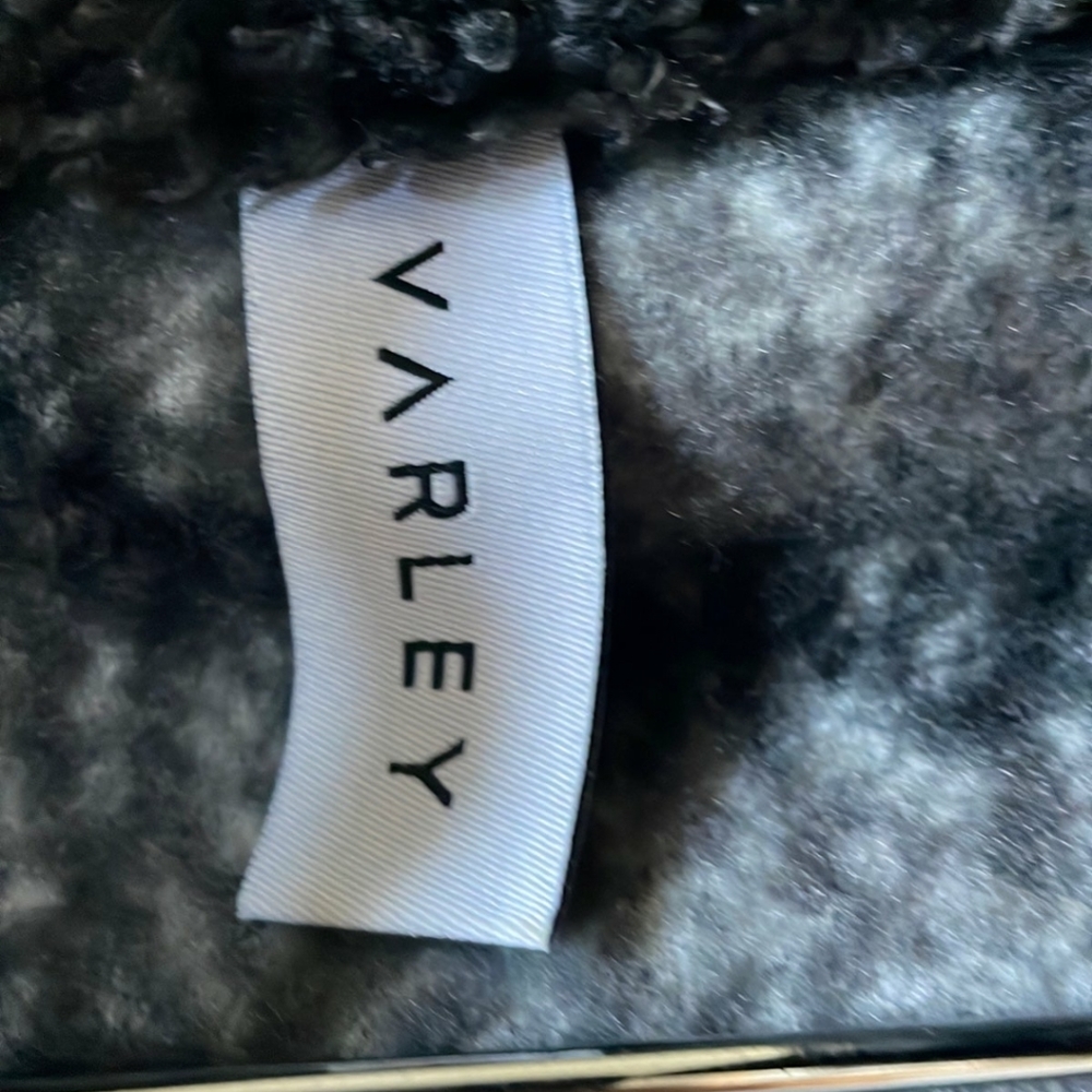 Varley Sherpa Jacket View 2